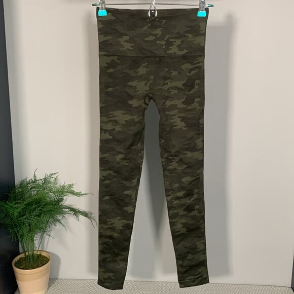 Spanx Look At Me Now Leggings Green Camo Size S - Picture 7 of 8